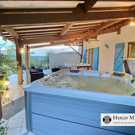 Les Volets Bleus Hébergement de vacances *