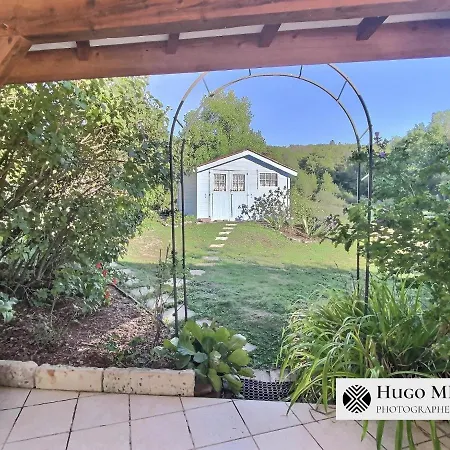Les Volets Bleus Holiday home
