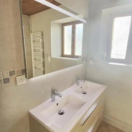 Holiday home Les Volets Bleus
