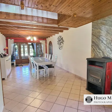 Les Volets Bleus * La Chapelle-aux-Bois