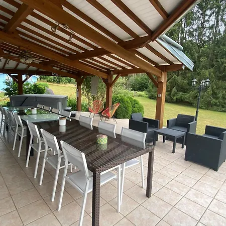 Les Volets Bleus Hébergement de vacances *